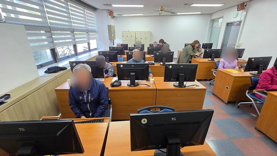 경기도 장애인 복지회 시흥시지부 컴퓨터기초교육 중입니다~